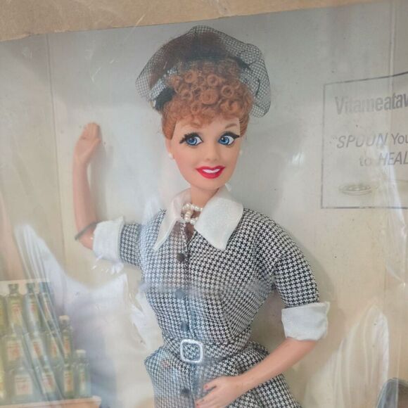 1997 I Love Lucy Barbie Doll Lucille Ball Lucy Does a Commercial Spoon Bottle - Picture 3 of 6